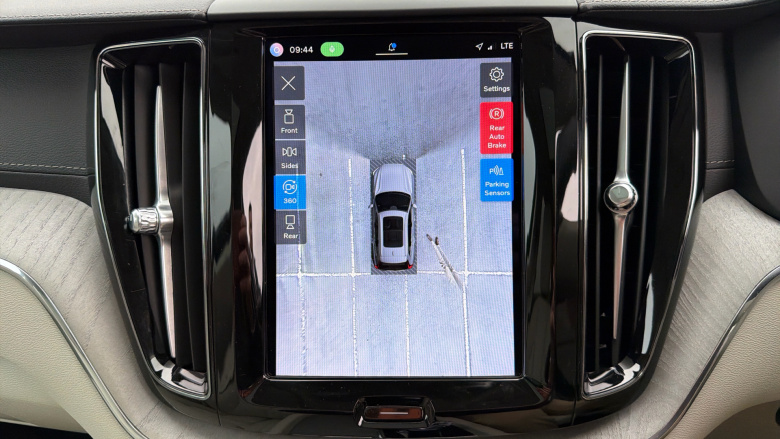 Volvo XC60 2.0 T8 [455] RC PHEV Ultimate Dark 5dr AWD Gtron Estate